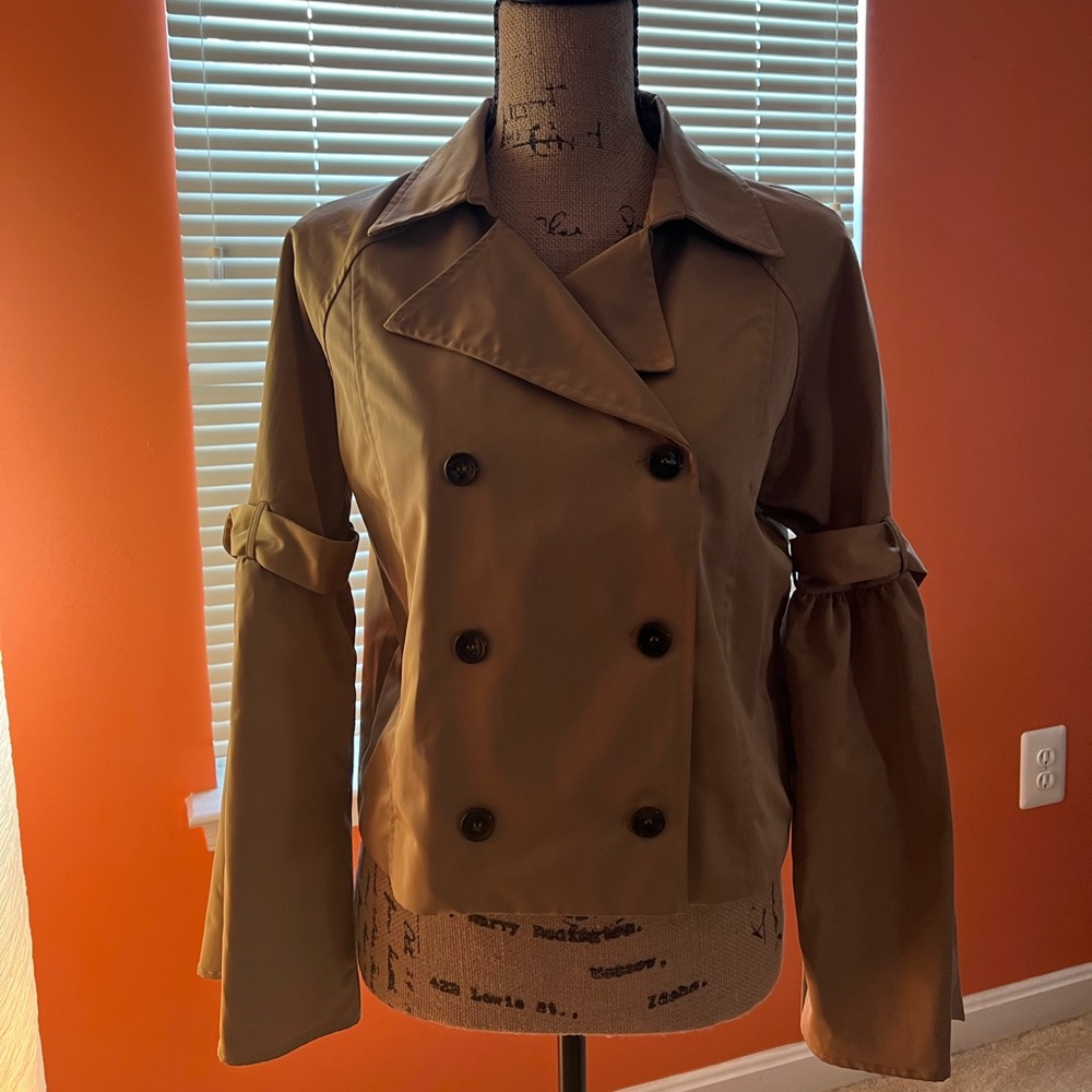 Khaki Short Trench
